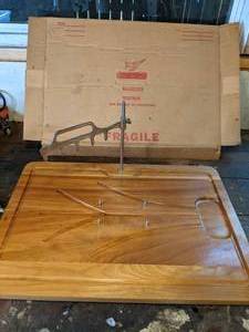 lot 115 image: Vintage Woodpecker Woodware Meat CuttingCarving Board with Metal Hanging Hook