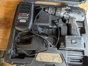 lot 10 image: Mac Tools 19.2V 12 in. Cordless Drill