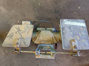lot 93 image: Vintage Wissota Tool & Ball Bearing Bench Grinder