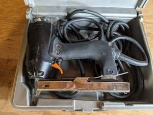 lot 53 image: Duo-Fast Electric Tacker