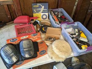lot 184 image: Knee Pads, Hot Glue Guns, Tools, Etc.