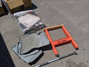 lot 194 image: Weathertech Floor Liners, Hirsh Iron Horse and Pole