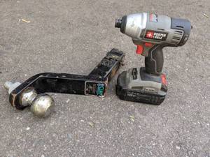 lot 167 image: Porter Cable Hand Tool and Curt Trailer Hitch