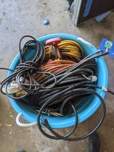 lot 175 image: Tub of Extension Cords