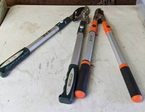 lot 76 image: (2) Cable Cutters