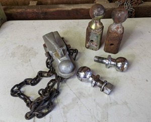 lot 82 image: Trailer Hitch and Accessories