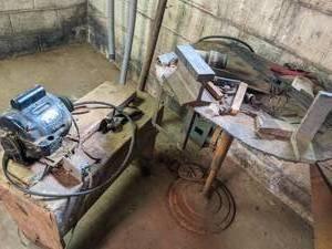 lot 389 image: Vintage Leland Motor on Work Bench, Vintage Table and Tools