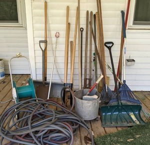 lot 463 image: Lot of Yard Tools, Hoses & Reel, Mop Bucket