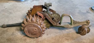 lot 489 image: Vintage Walking Lawn Sprinkler