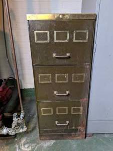 lot 468 image: 3 Drawer File Cabinet
