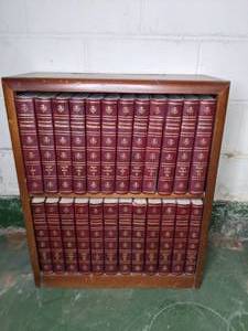 lot 471 image: Vintage 1959 Encyclopedia Britannica 24 Volume Set with Wood Shelf