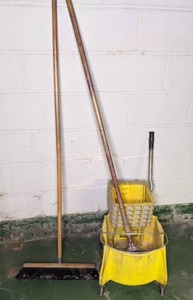 lot 472 image: Broom, Mop & Bucket Set