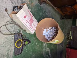 lot 474 image: Golf Practice Net, Eagle Put Return & Golf Balls