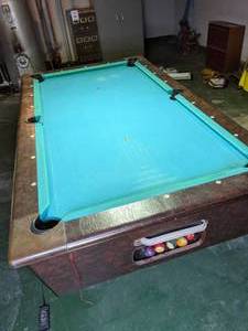 lot 482 image: Beautiful Vintage US Billiards Inc Coin Pool Table
