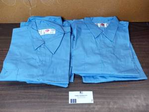 lot 7 image: New In Box 13 Light Blue G&K Short Sleeve Shirts 3XL
