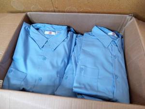 lot 18 image: New In Box 17 Light Blue G&K Short Sleeve Shirts XL