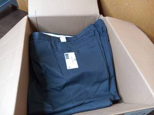 lot 35 image: New In Box 8 NAVY G&K Dress Pants Size 36x32