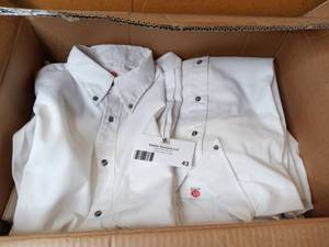 lot 43 image: Open Box 12 White G&K Dress Shirts Size L