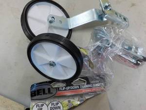 lot 9 image: Flip-upDown Training Wheels...