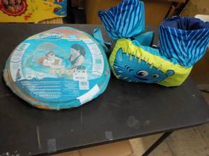 lot 15 image: Swim Ways Float and Baby Life Prese...
