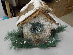lot 28 image: Birdhouse 9 High...