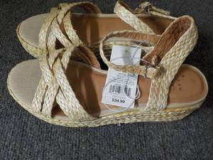 lot 34 image: 1 Pair A New Day Womens New size 8...