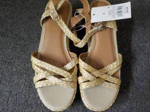lot 35 image: 1 Pair A New Day Womens New size 8...