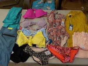 lot 54 image: New Clothing size Womens Medium...