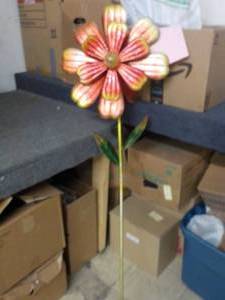 lot 73 image: Metal LED Outdoor 60 Flower Dcor...