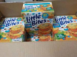 lot 114 image: Case of Entenmanns Little Bite Par...