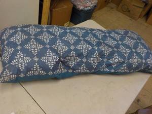 lot 220 image: Body Pillow 44 x 17...