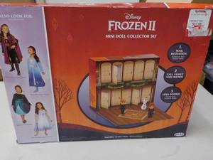 lot 227 image: Frozen II Mini Doll Collection Set...