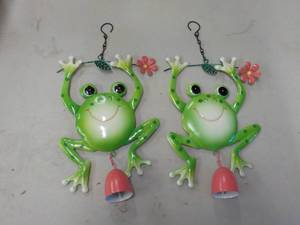 lot 238 image: Set of 2 Frog Metal Chimes 6 x 8...