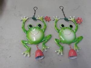 lot 239 image: Set of 2 Frog Metal Chimes 6 x 8...