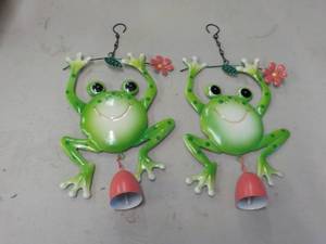 lot 240 image: Set of 2 Frog Metal Chimes 6 x 8...
