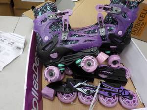 lot 245 image: 2 in 1 Quad and inline Roller Derby...
