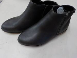 lot 247 image: Cat and Jack size 5 New Boot Shoes...