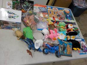 lot 250 image: large Lot of unclaimed toys...
