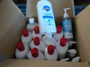 lot 274 image: 11 Bottles Safeguard Hand Soap and ...