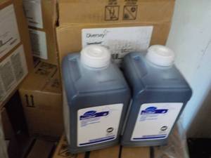 lot 301 image: 4 Jugs Diversy Speedball Cleaner an...