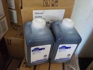 lot 302 image: 4 Jugs Diversy Speedball Cleaner an...