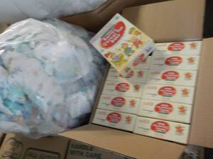 lot 312 image: Bag of 100 or so Newborn - 3 months...