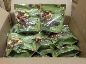 lot 332 image: Case of 12 Bags Energy blend Trail ...