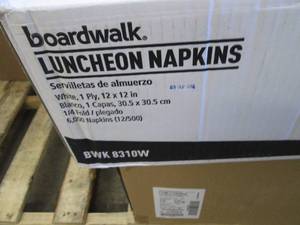 lot 17 image: Boardwalk 14-Fold Lunch Napkins, 1...