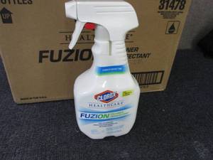 lot 28 image: 9 Qts Spray Bottles Clorox Fuzion C...