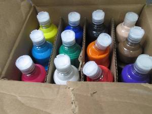 lot 38 image: Box of 12 - 16 oz Bottles Prang Tem...