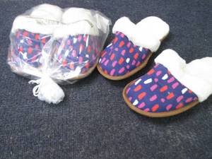 lot 60 image: 2 pair Ladies Size Small(5-6) Joyfu...