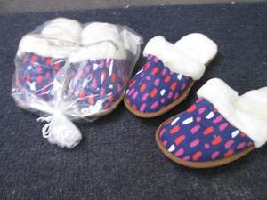 lot 61 image: 2 pair Ladies Size Small(5-6) Joyfu...