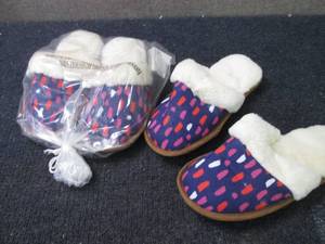 lot 63 image: 2 pair Ladies Size Small(5-6) Joyfu...