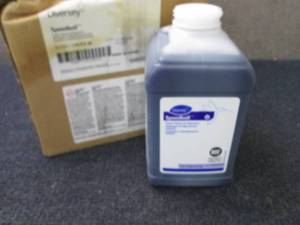 lot 78 image: 4- 2.5 L Bottles Diversei Speeball ...